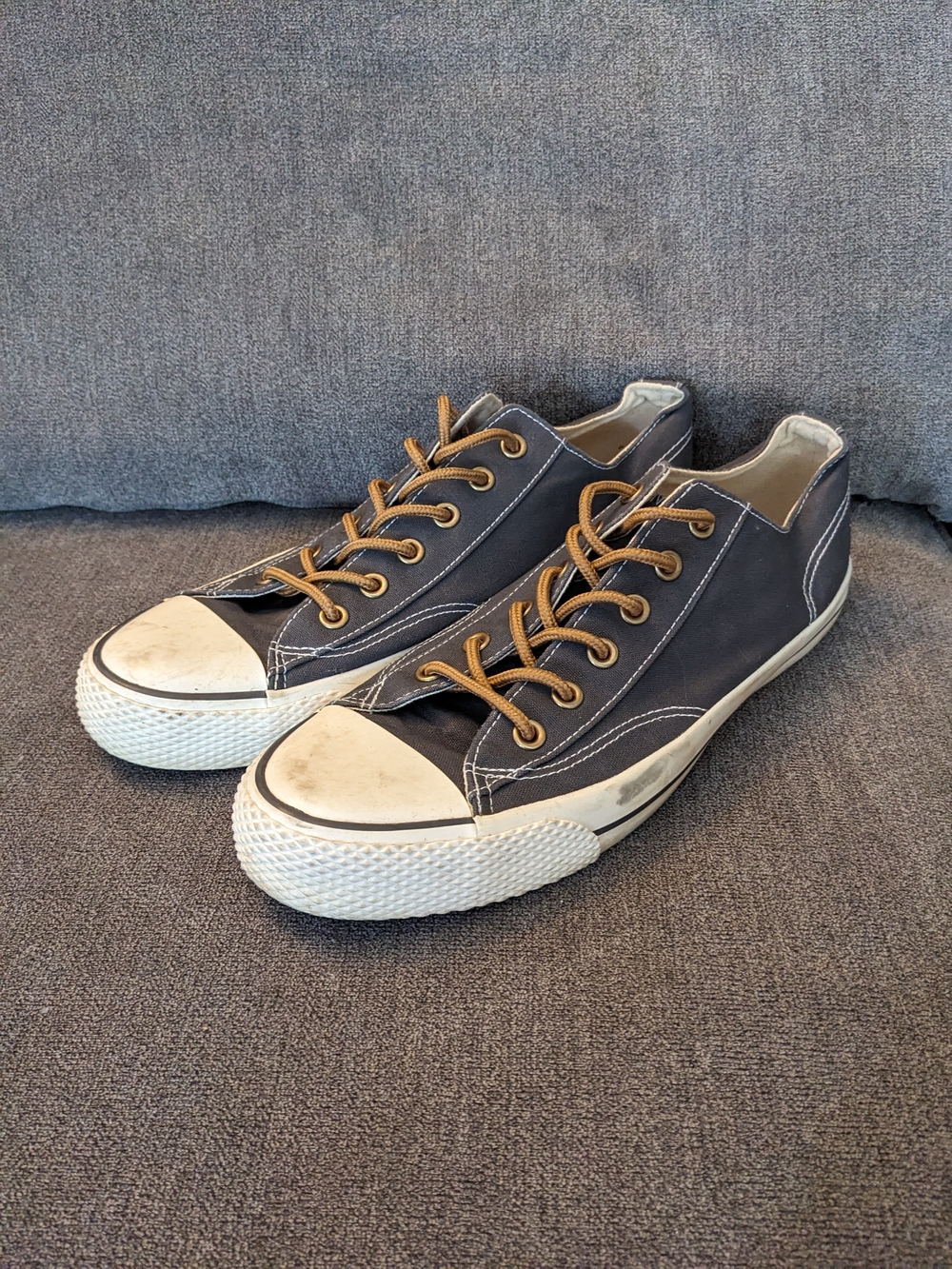 Airwalk Casual Canvas Low-Top Sneakers - Navy and Off-white